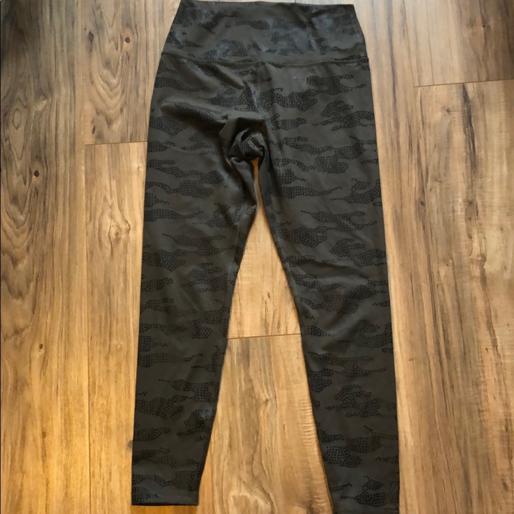 Star camo leggings